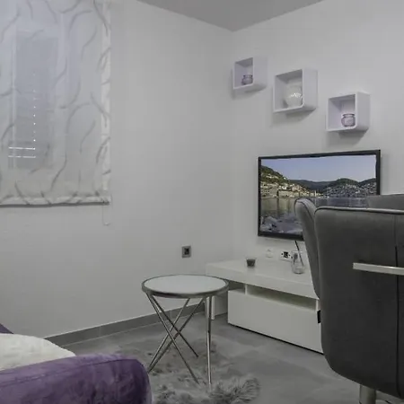 Magic Apartman *
