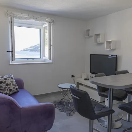 Magic Apartment *